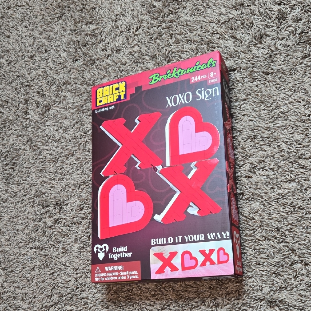 Brickcraft Bricktanicals Love XOXO Sign Building Block Set Build Together Lego